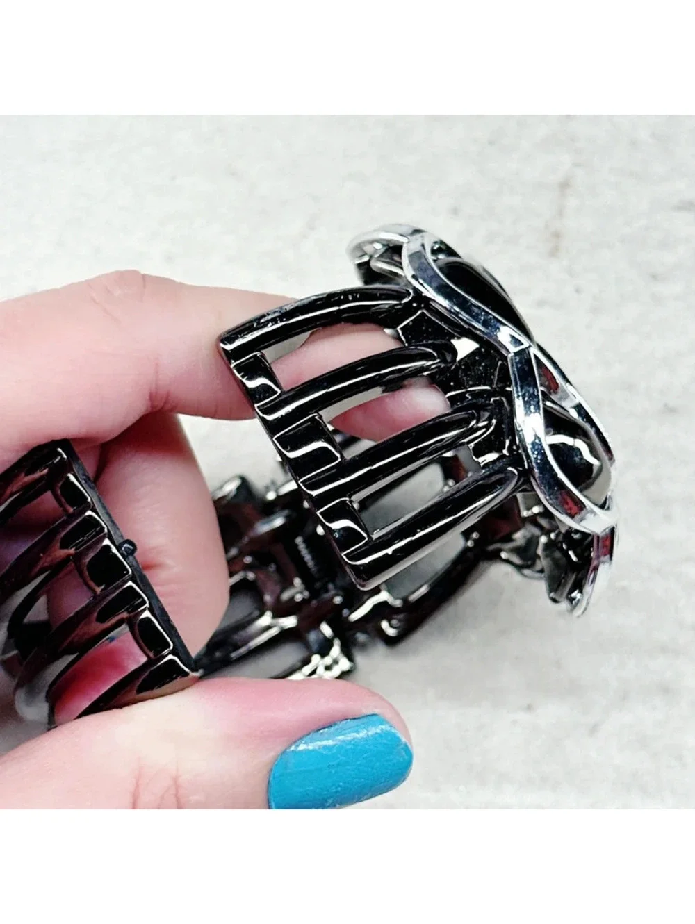 875u. Rose Floral Gunmetal Plastic Hinge